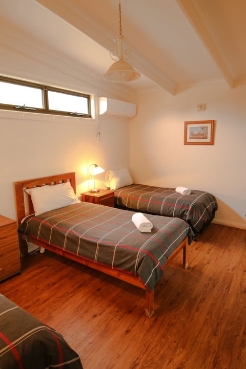 Cape Jervis Accommodation & Caravan Park - Kawana Tourism 6