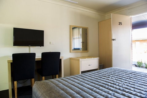 Cherry Blossom Motel - Kawana Tourism 5