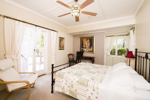 Hilltop On Tamborine - Kawana Tourism 3