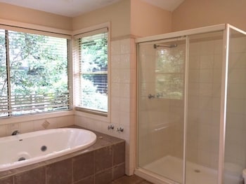 Tamborine Gardens - Kawana Tourism 3