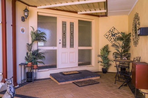 Armadale Cottage Bed & Breakfast - Kawana Tourism 1