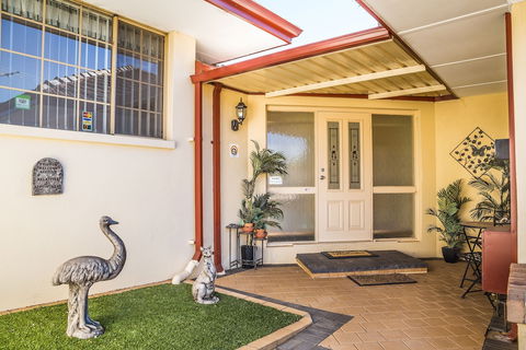 Armadale Cottage Bed & Breakfast - Kawana Tourism 0