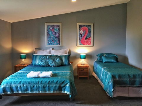 A Sacred Mountain Retreat - Kawana Tourism 6