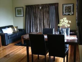 A Sacred Mountain Retreat - Kawana Tourism 5