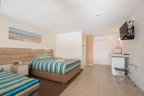 A & A Motel - Kawana Tourism 2
