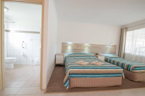 A & A Motel - Kawana Tourism 3