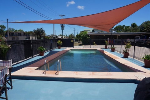 A & A Motel - Kawana Tourism 1
