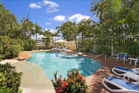 Riviere On Golden Beach - Kawana Tourism 3