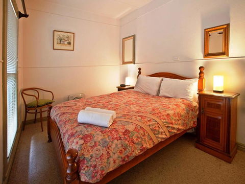 Noonameena Cottage - Kawana Tourism 6
