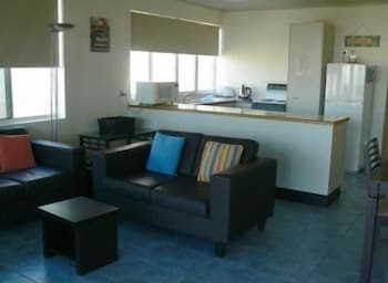 Seafarer Chase Holiday Apartments - Kawana Tourism 2
