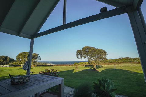 Bear Gully Coastal Cottages - Kawana Tourism 7