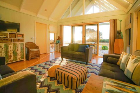 Bear Gully Coastal Cottages - Kawana Tourism 5