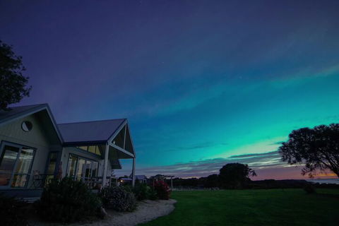 Bear Gully Coastal Cottages - Kawana Tourism 1