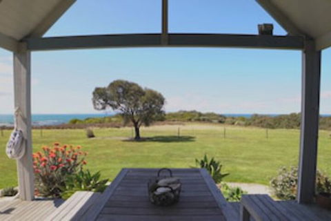 Bear Gully Coastal Cottages - Kawana Tourism 0