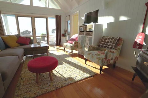 Bear Gully Coastal Cottages - Kawana Tourism 6