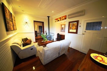 Rothwood B & B - Kawana Tourism 0