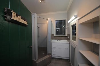 Rothwood B & B - Kawana Tourism 6