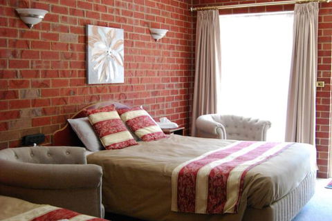 The Elms Motor Inn - Kawana Tourism 2