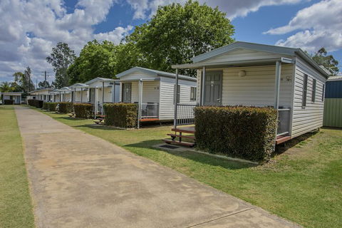 Chinchilla Motor Inn - Kawana Tourism 1