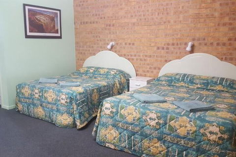 Tiaro Motor Inn - Kawana Tourism 5