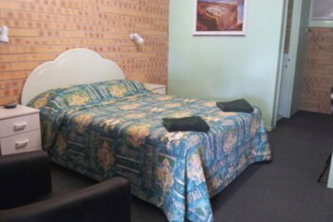 Tiaro Motor Inn - Kawana Tourism 4