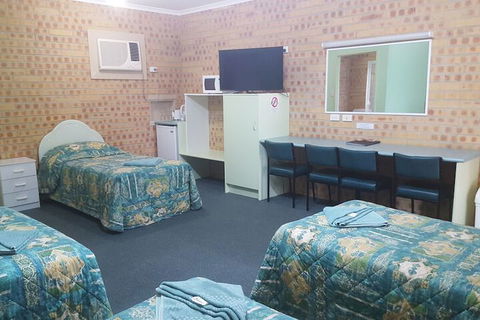 Tiaro Motor Inn - Kawana Tourism 2