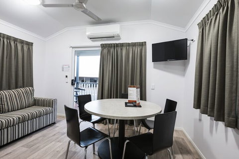 Hotel Settlers - Kawana Tourism 6