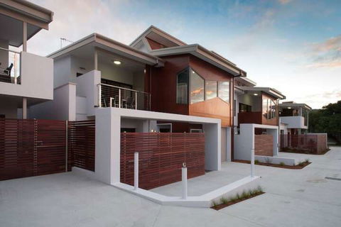 Albany Waves - Kawana Tourism 2