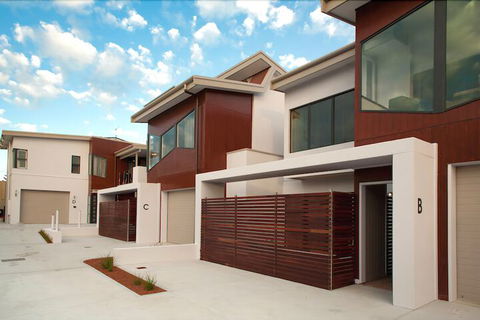 Albany Waves - Kawana Tourism 1