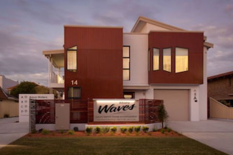 Albany Waves - Kawana Tourism 0