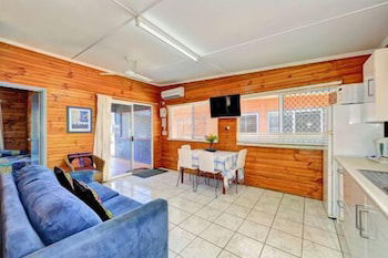 Bargara Gardens Motel & Holiday Villas - Kawana Tourism 6