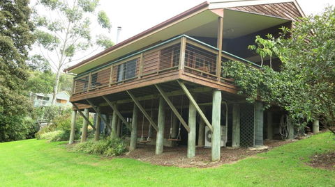 Ravensbourne Escape Cedar Lodge - Kawana Tourism 2