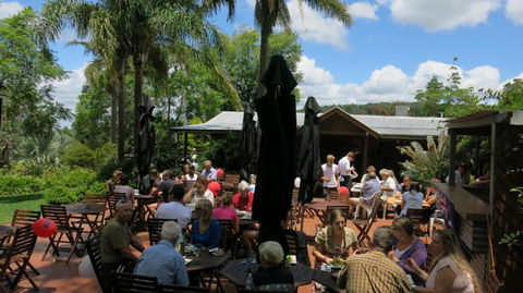 Ravensbourne Escape Cedar Lodge - Kawana Tourism 1