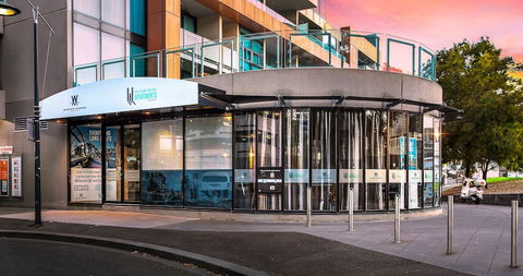 Waterfront Melbourne Apartments - Kawana Tourism 1