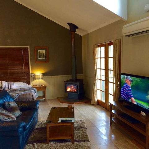Maleny Luxury Cottages - Kawana Tourism 6