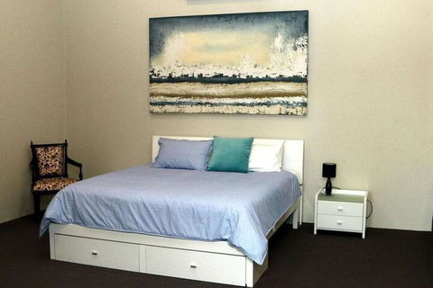 Fairway Manor Accommodation - Kawana Tourism 7