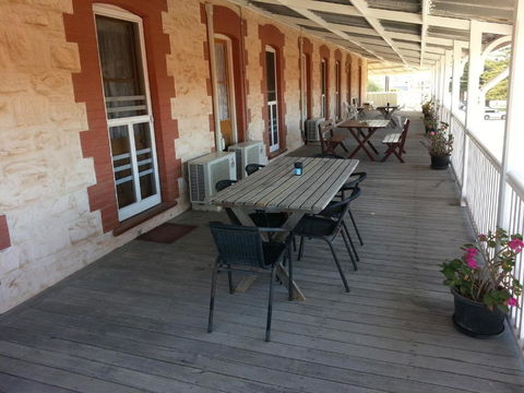 Sonbern Lodge Motel - Kawana Tourism 4
