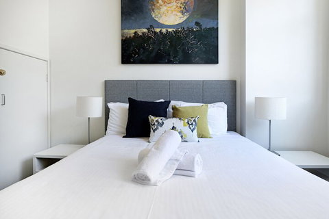 Ultiqa Little Collins - Kawana Tourism 5