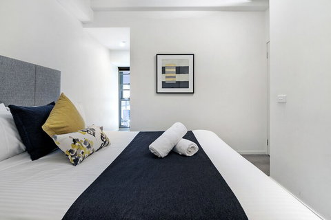 Ultiqa Little Collins - Kawana Tourism 4