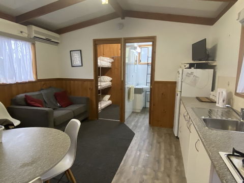 Beechworth Cabins - Kawana Tourism 5