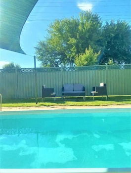 Bradman Motor Inn - Kawana Tourism 3