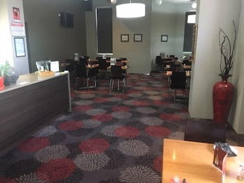 Pastoral Hotel Motel - Kawana Tourism 5