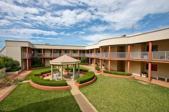 Cosmopolitan Apartments - Kawana Tourism 0