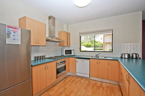 Cosmopolitan Apartments - Kawana Tourism 1