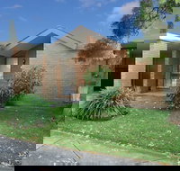 Wattle Holiday Rental - Kawana Tourism