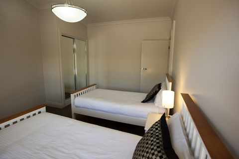 Southgate Motor Inn - Kawana Tourism 2