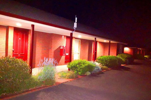 Victoriana Motor Inn - Kawana Tourism 1