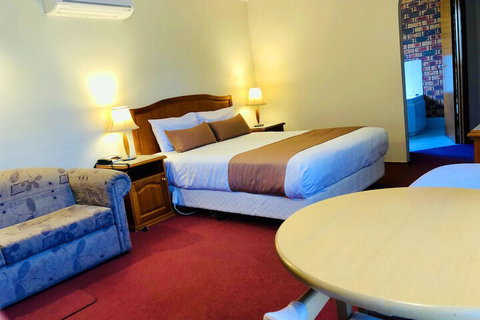 Victoriana Motor Inn - Kawana Tourism 4