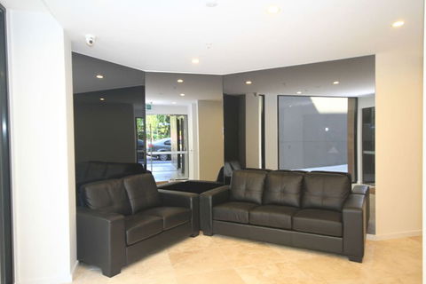 RNR Serviced Apartments North Melbourne - Kawana Tourism 2
