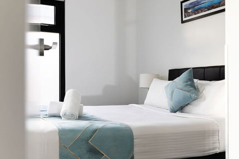 RNR Serviced Apartments North Melbourne - Kawana Tourism 6